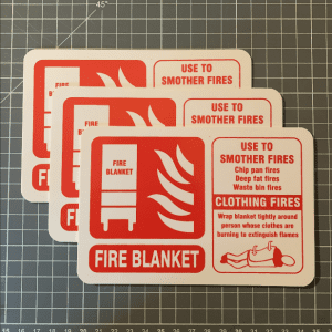 Old style fire blanket sign - 200x150mm rigid plastic