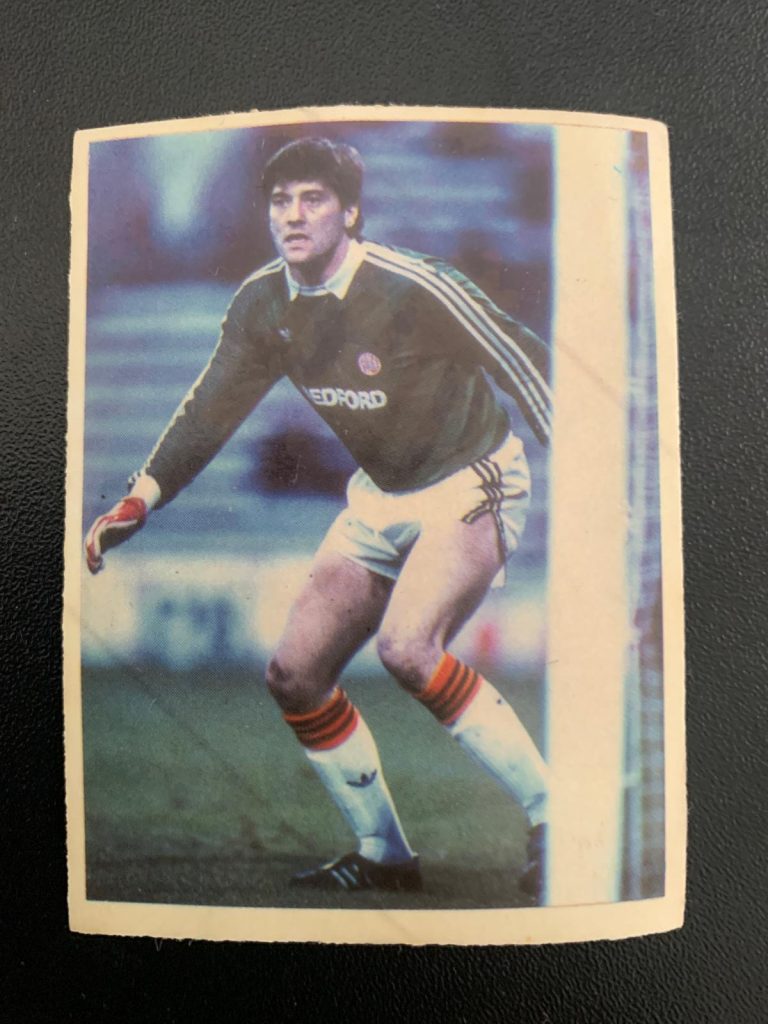 Front of Les Sealey sticker (Luton Town) from 1986-87 season.